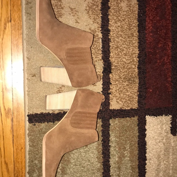 Micheal Kors Ankle Booties - Picture 4 of 8